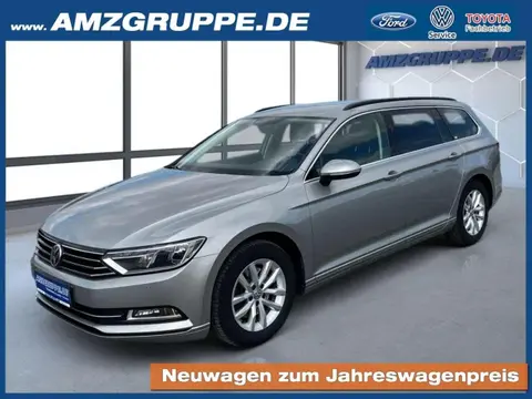 Used VOLKSWAGEN PASSAT Petrol 2017 Ad 