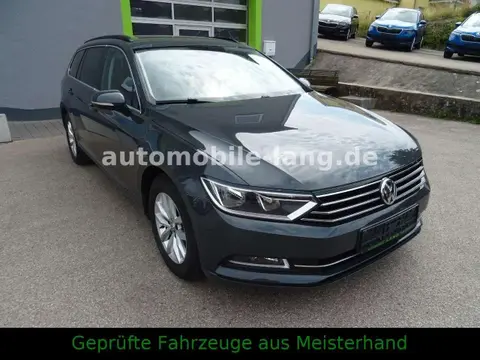 Used VOLKSWAGEN PASSAT Petrol 2016 Ad 