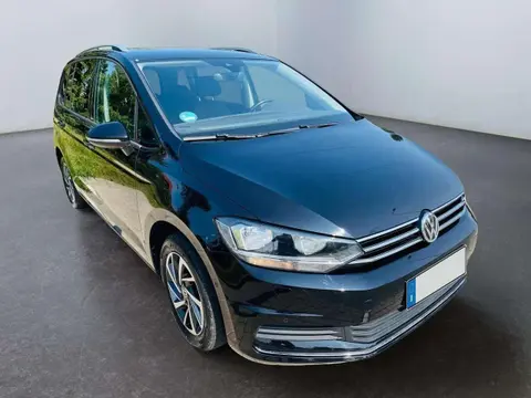 Used VOLKSWAGEN TOURAN Petrol 2019 Ad 