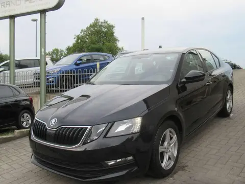 Used SKODA OCTAVIA Petrol 2018 Ad 