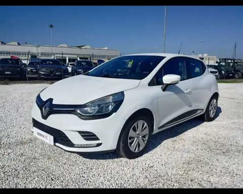 Used RENAULT CLIO LPG 2018 Ad 