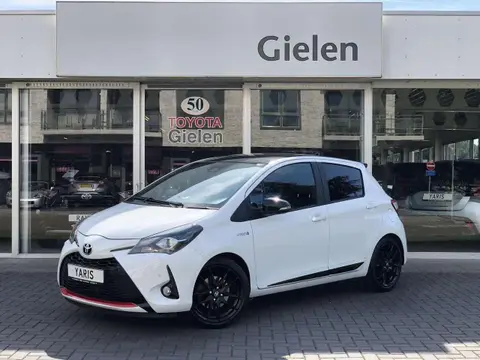 Used TOYOTA YARIS Hybrid 2019 Ad 