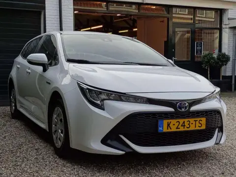 Used TOYOTA COROLLA Hybrid 2021 Ad 