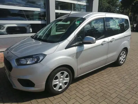 Used FORD TOURNEO Petrol 2019 Ad 