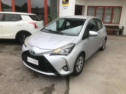 Used TOYOTA YARIS Hybrid 2017 Ad 