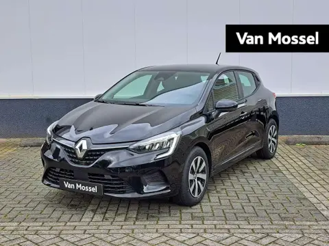 Used RENAULT CLIO Hybrid 2024 Ad 