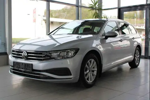 Used VOLKSWAGEN PASSAT Petrol 2022 Ad 