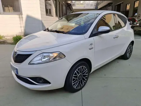 Annonce LANCIA YPSILON Essence 2016 d'occasion 