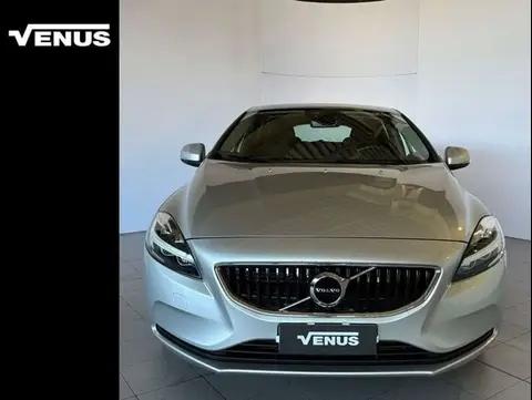 Annonce VOLVO V40 Essence 2018 d'occasion 