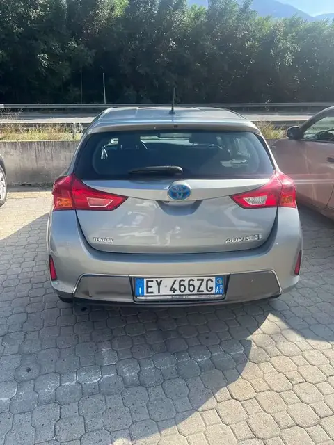 Used TOYOTA AURIS Hybrid 2015 Ad 