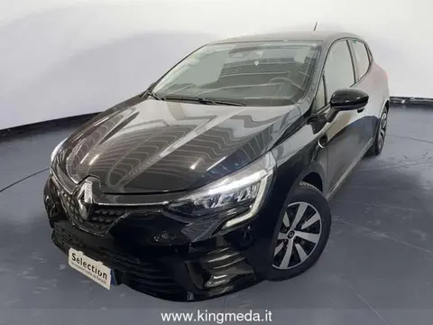 Used RENAULT CLIO Hybrid 2021 Ad 