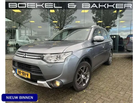 Used MITSUBISHI OUTLANDER Hybrid 2015 Ad 