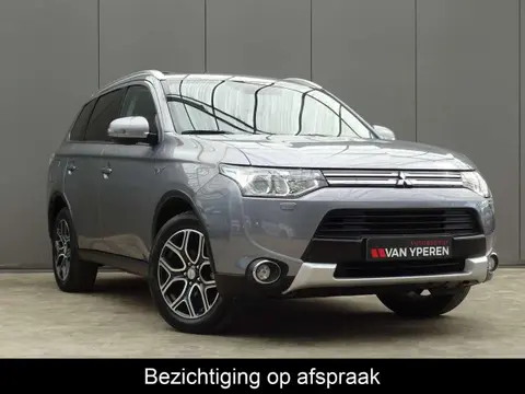 Used MITSUBISHI OUTLANDER Hybrid 2015 Ad 