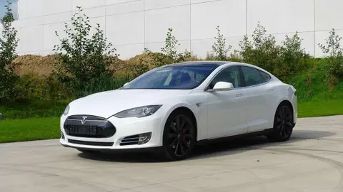 Used TESLA MODEL S Electric 2015 Ad 