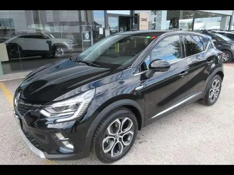 Used RENAULT CAPTUR Hybrid 2021 Ad 