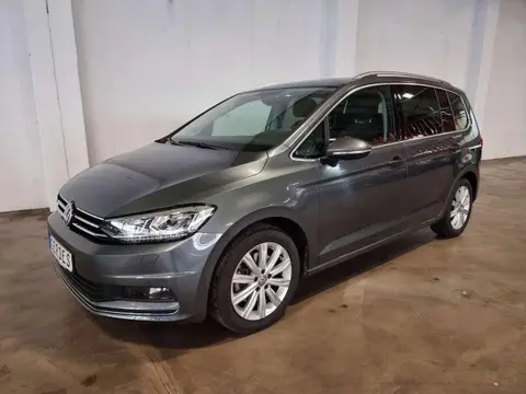 Used VOLKSWAGEN TOURAN Petrol 2019 Ad 