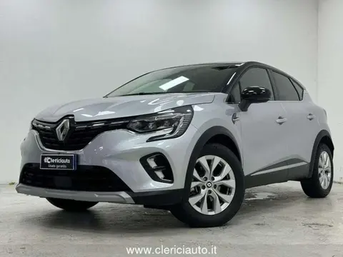 Used RENAULT CAPTUR Hybrid 2022 Ad 