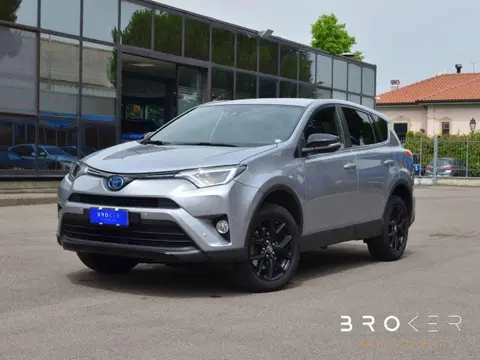 Used TOYOTA RAV4 Hybrid 2018 Ad 