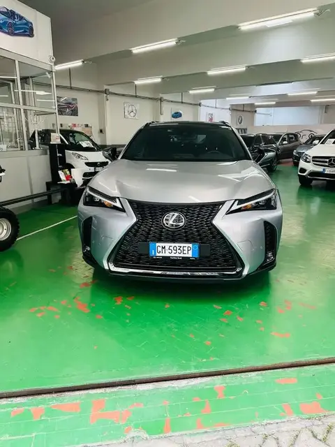 Used LEXUS UX Hybrid 2023 Ad 