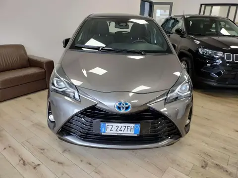 Used TOYOTA YARIS Hybrid 2019 Ad 