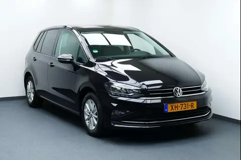 Used VOLKSWAGEN GOLF Petrol 2018 Ad 