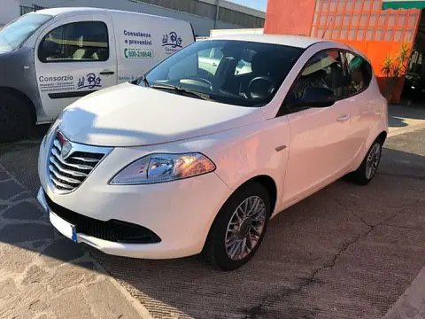 Annonce LANCIA YPSILON Essence 2015 d'occasion 