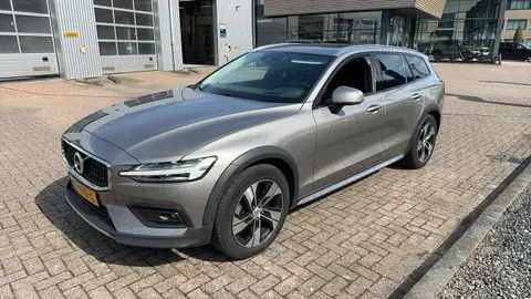 Annonce VOLVO V60 Diesel 2019 d'occasion 