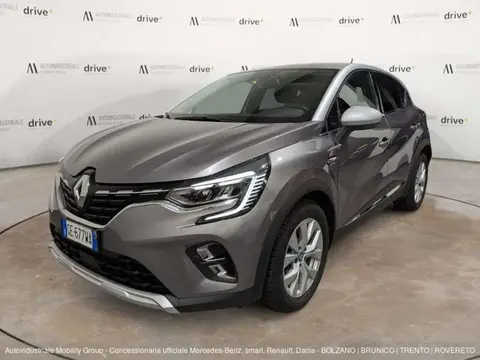 Used RENAULT CAPTUR Hybrid 2021 Ad 