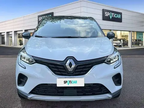 Used RENAULT CAPTUR Hybrid 2022 Ad 