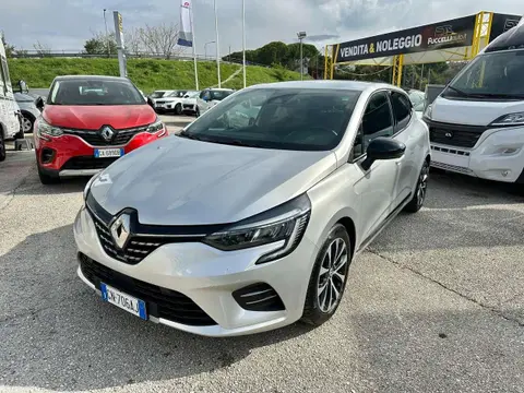 Annonce RENAULT CLIO Essence 2023 d'occasion 