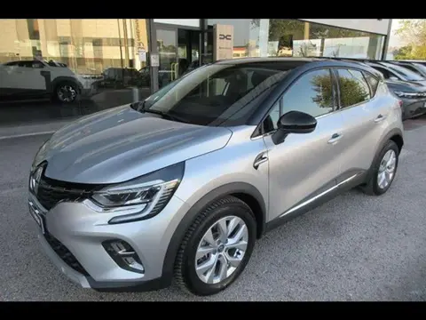 Used RENAULT CAPTUR Hybrid 2021 Ad 