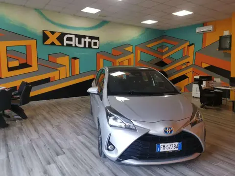 Used TOYOTA YARIS Hybrid 2018 Ad 