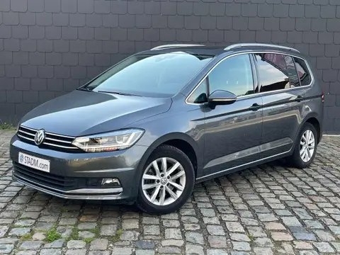 Used VOLKSWAGEN TOURAN Petrol 2019 Ad Belgium