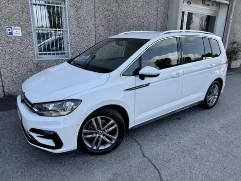 Used VOLKSWAGEN TOURAN Petrol 2021 Ad 