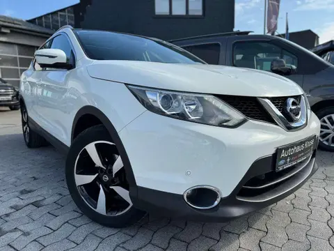 Used NISSAN QASHQAI Petrol 2017 Ad Germany