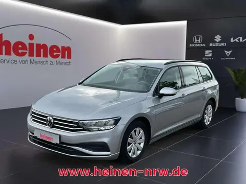 Used VOLKSWAGEN PASSAT Petrol 2022 Ad 