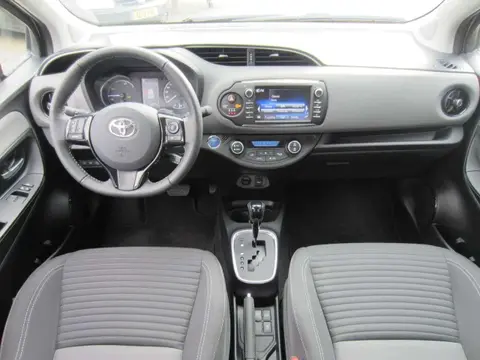 Used TOYOTA YARIS Hybrid 2019 Ad 