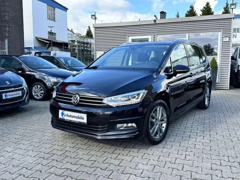 Used VOLKSWAGEN TOURAN Petrol 2016 Ad 