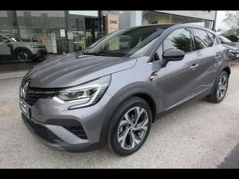 Used RENAULT CAPTUR Hybrid 2021 Ad 