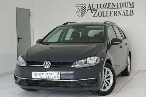 Used VOLKSWAGEN GOLF Petrol 2018 Ad 