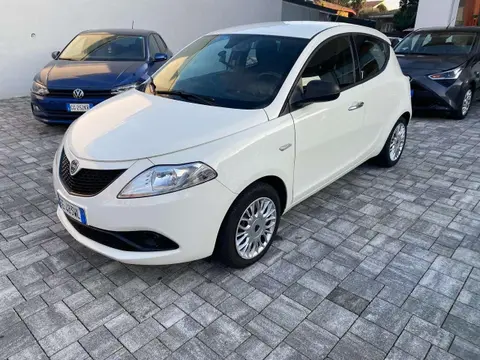 Annonce LANCIA YPSILON Essence 2016 d'occasion 