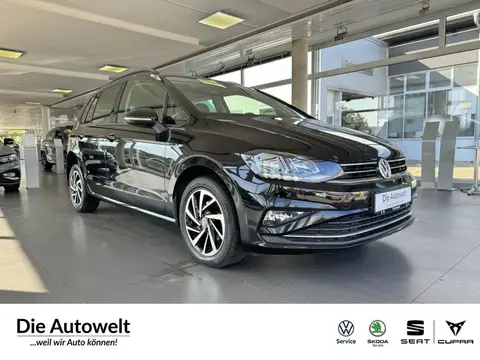 Used VOLKSWAGEN GOLF Petrol 2018 Ad 