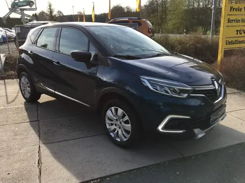 Used RENAULT CAPTUR Petrol 2017 Ad 