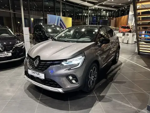 Used RENAULT CAPTUR Hybrid 2023 Ad 