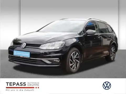 Used VOLKSWAGEN GOLF Petrol 2018 Ad 