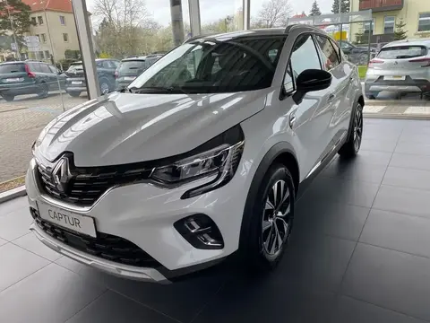 Used RENAULT CAPTUR Petrol 2024 Ad 