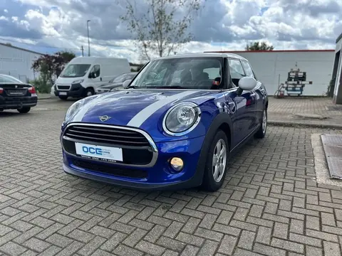 Used MINI ONE Petrol 2018 Ad Germany