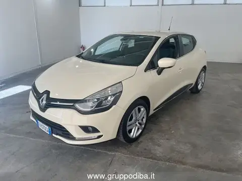 Used RENAULT CLIO Diesel 2017 Ad 