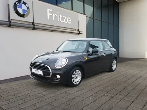 Used MINI ONE Petrol 2015 Ad 