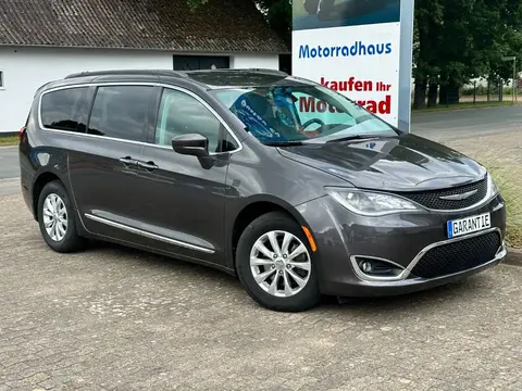 Used CHRYSLER PACIFICA LPG 2016 Ad Germany